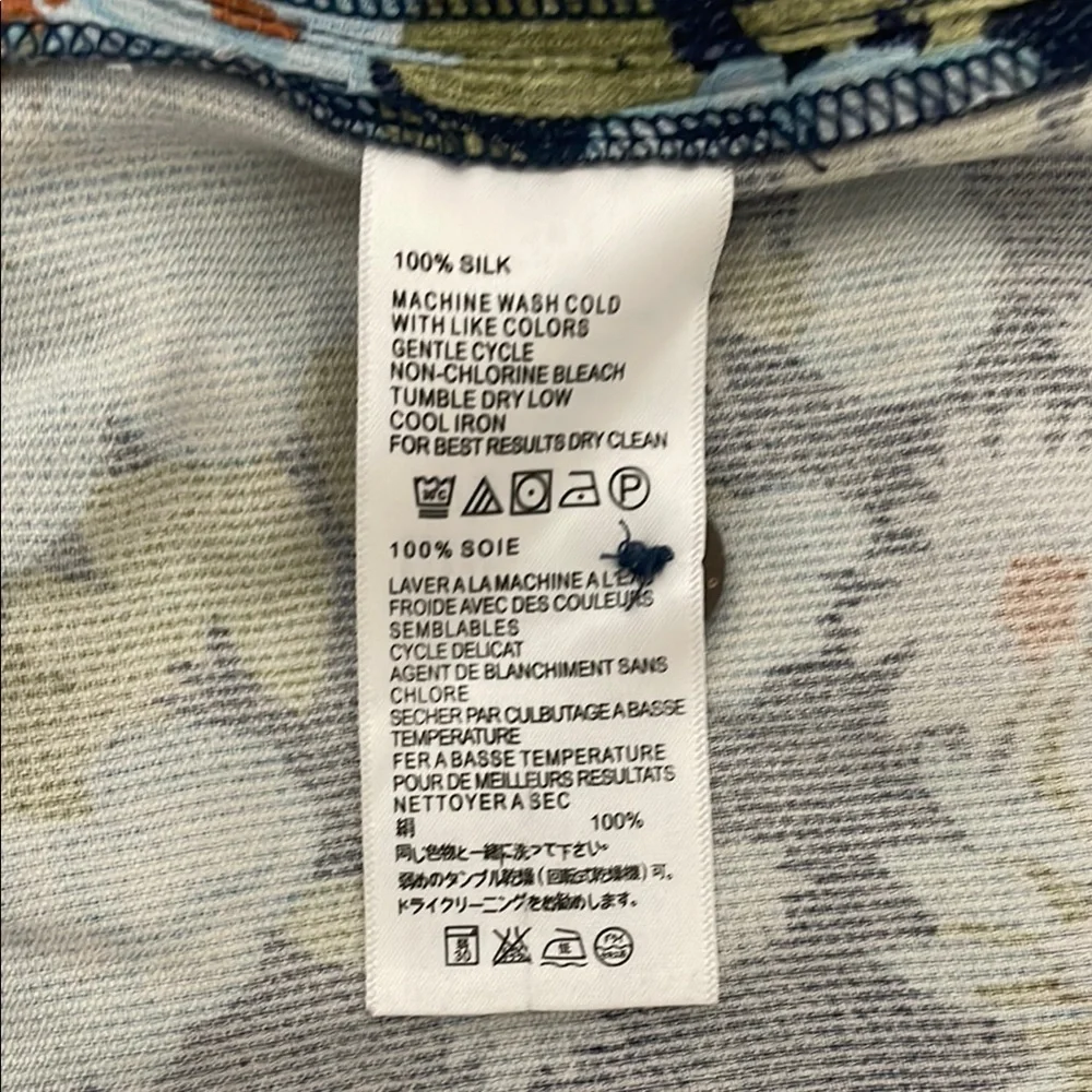 New Tommy Bahama Navy Floral Shirt - Picture 4 of 4
